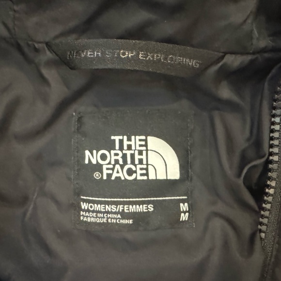 The North Face Women's Black Long Puffer Jacket Slim Fit - Picture 10 of 14